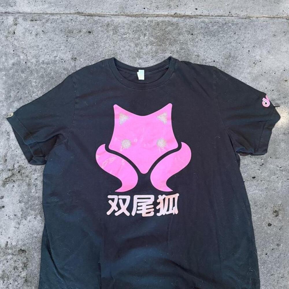 Y2K Pink Fox Graphic Tee – Men’s Large